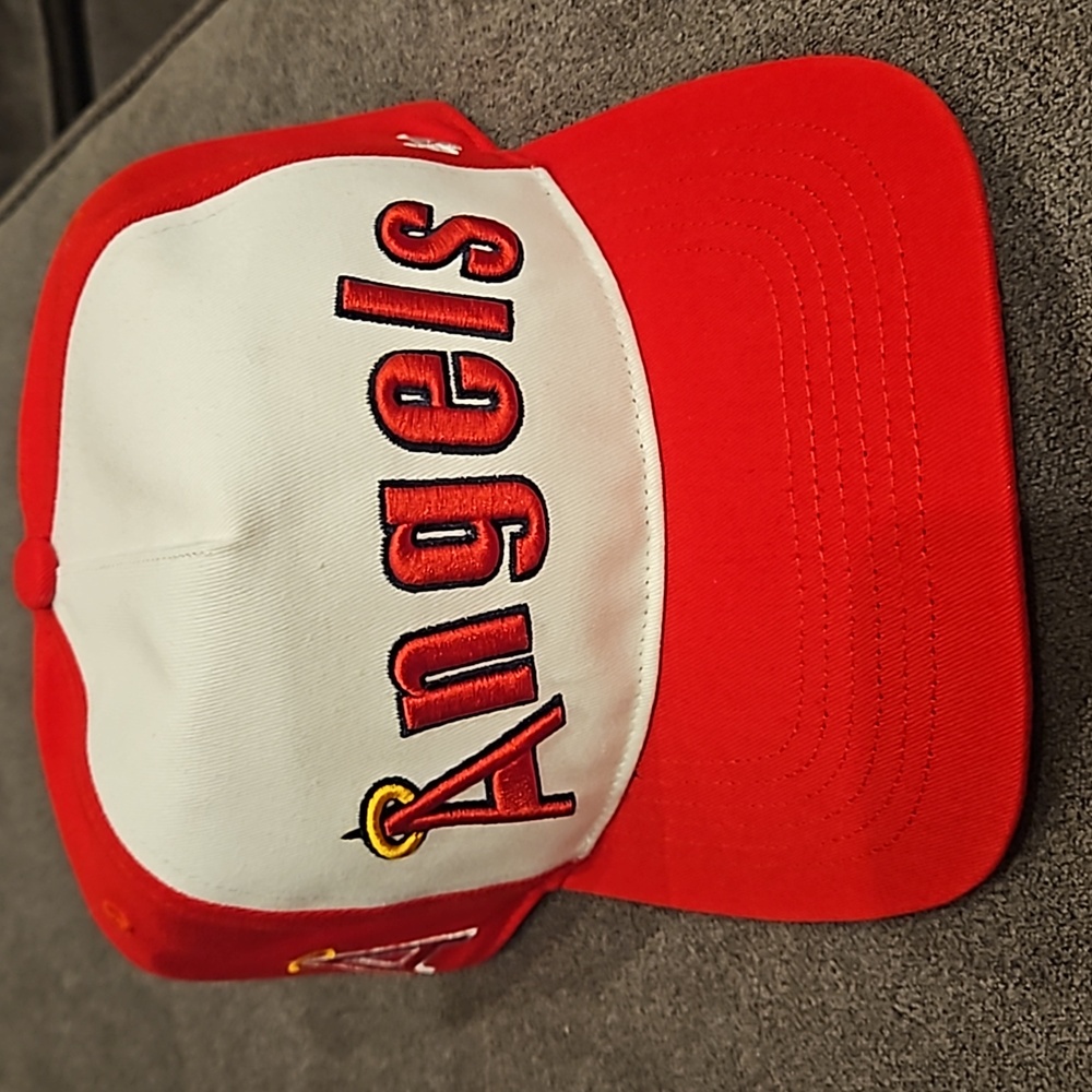 A brand new LAA Angel's adjustable Cooperstown collection MLB Baseball cap